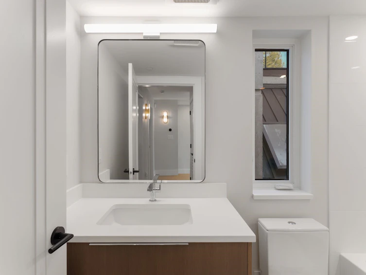 1683 Nelson Street, Vancouver, BC, V6G 1M3 - 34