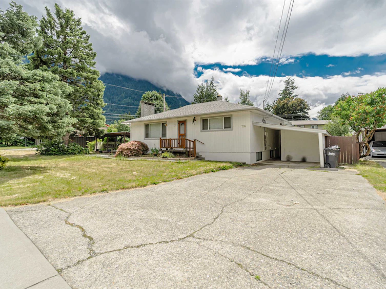 776 7th Avenue, Hope, BC, V0X 1L4