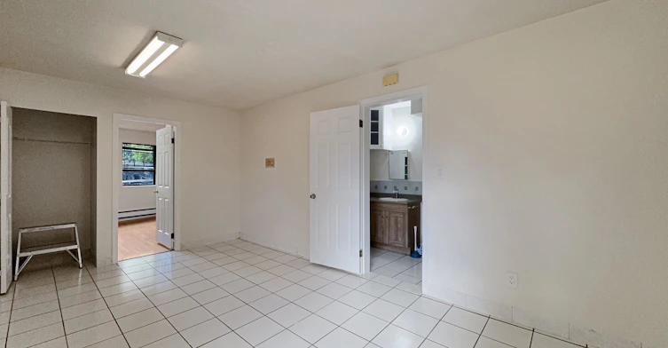 3218 E 45th Avenue, Vancouver, BC, V5R 3E3 - 4