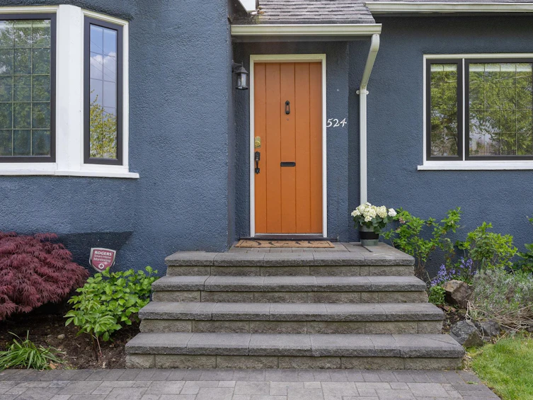 524 Second Street, New Westminster, BC, V3L 2M3 - 2