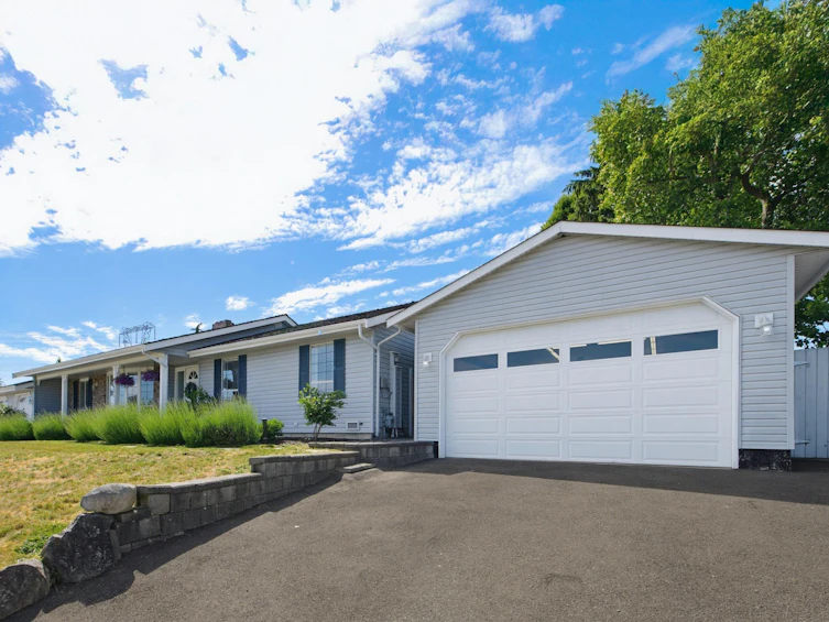 5631 E Sunrise Crescent, Surrey, BC, V3S 7M5 - 2