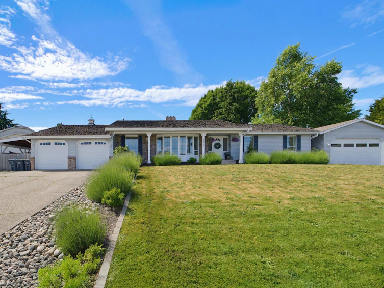 5631 E Sunrise Crescent, Surrey, BC, V3S 7M5