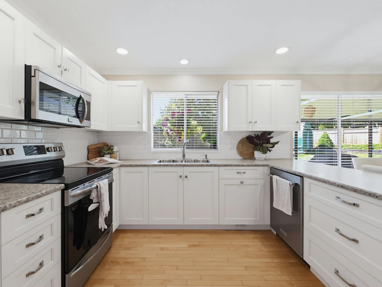 5631 E Sunrise Crescent, Surrey, BC, V3S 7M5 - 3