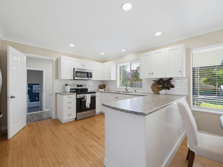 5631 E Sunrise Crescent, Surrey, BC, V3S 7M5 - 4