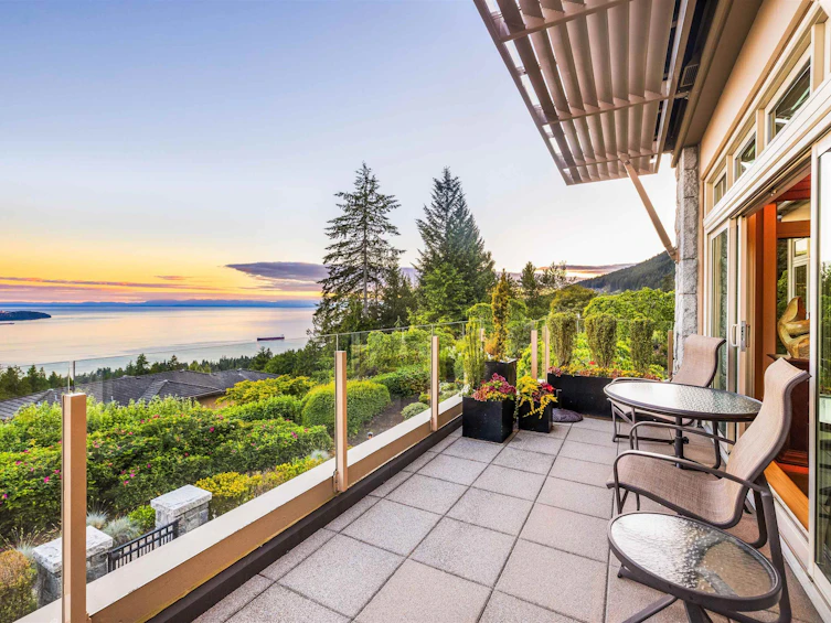 101-2535 Garden Court, West Vancouver, BC, V7S 0A1