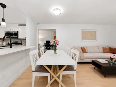 201-1111 Lynn Valley Road - 4