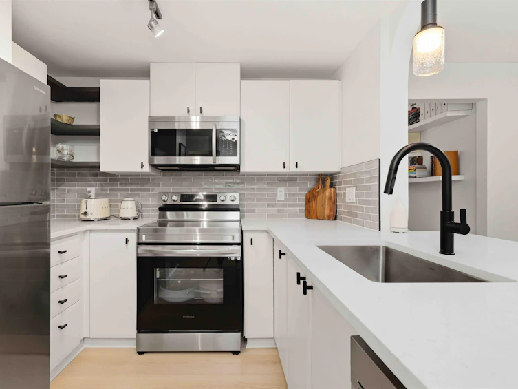 201-1111 Lynn Valley Road, North Vancouver, BC, V7J 3V4 - 5