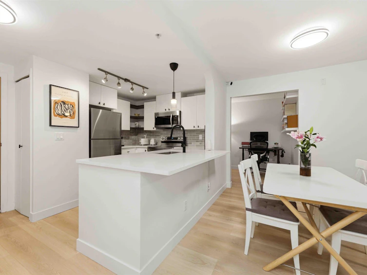 201-1111 Lynn Valley Road, North Vancouver, BC, V7J 3V4 - 8