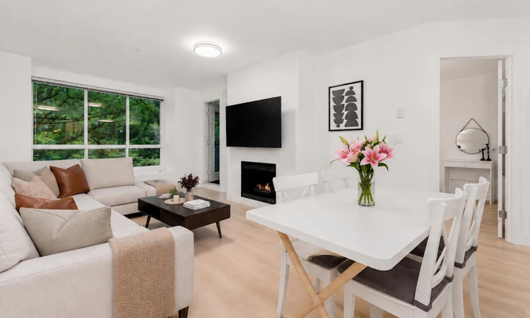 201-1111 Lynn Valley Road