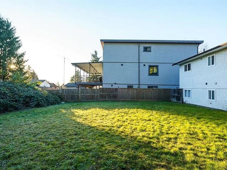 14860 89 Avenue, Surrey, BC, V3R 7C4 - 16