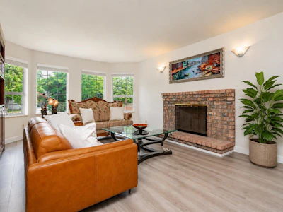 9411 162 Street - 3