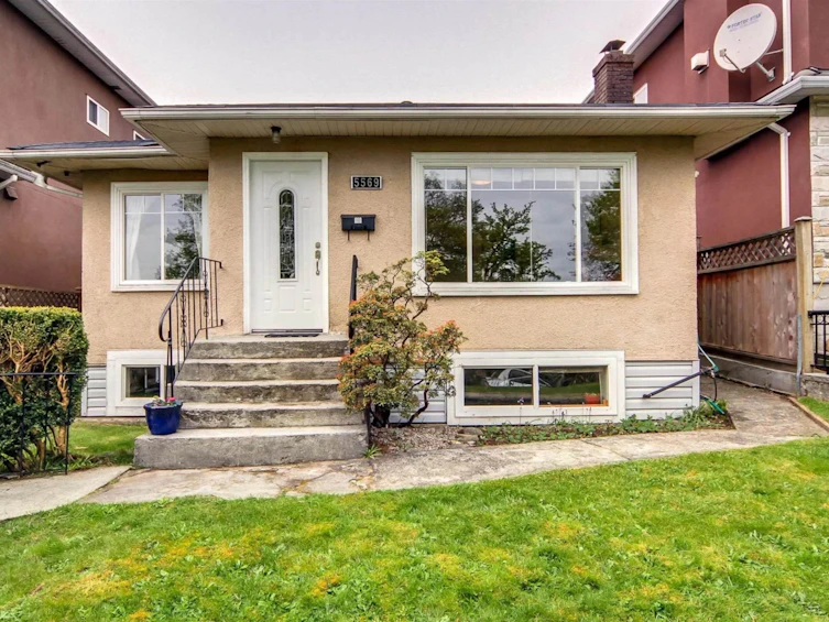 5569 Culloden Street, Vancouver, BC, V5W 3R9
