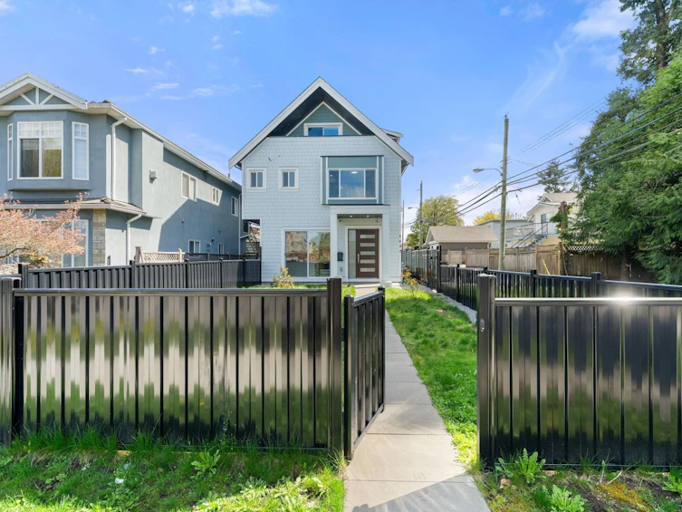 6692 Nanaimo Street, Vancouver, BC, V5P 4L2 - 30