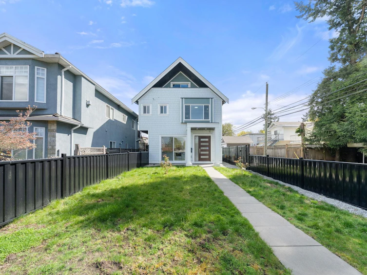 6692 Nanaimo Street, Vancouver, BC, V5P 4L2 - 32