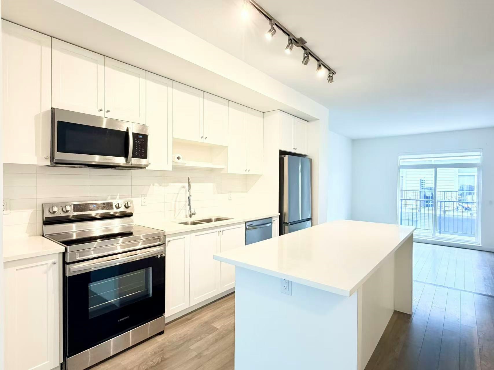 5x-15778 85 Avenue, Surrey, BC, V4N 6W8 - 2