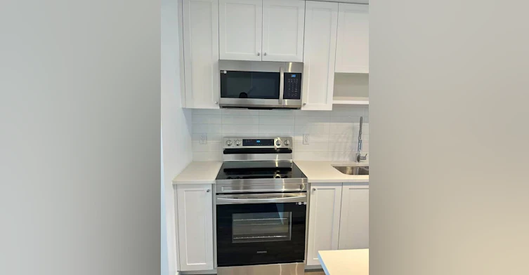 5x-15778 85 Avenue, Surrey, BC, V4N 6W8 - 2