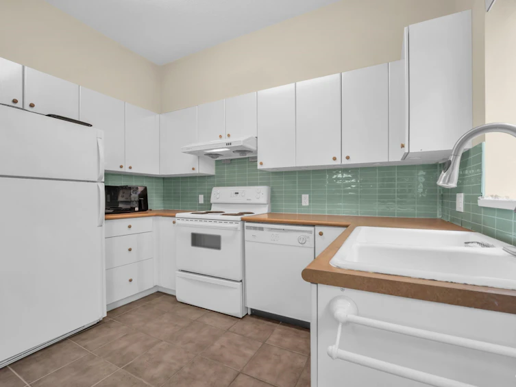 2-6611 Southoaks Crescent, Burnaby, BC, V5E 4L5 - 10