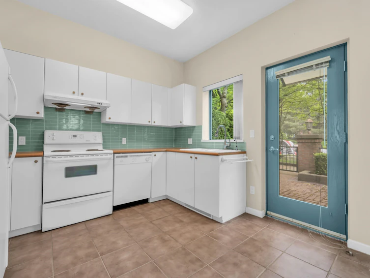 2-6611 Southoaks Crescent, Burnaby, BC, V5E 4L5 - 11