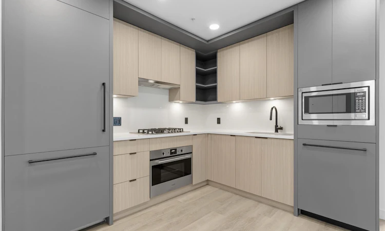 507-2268 E Broadway