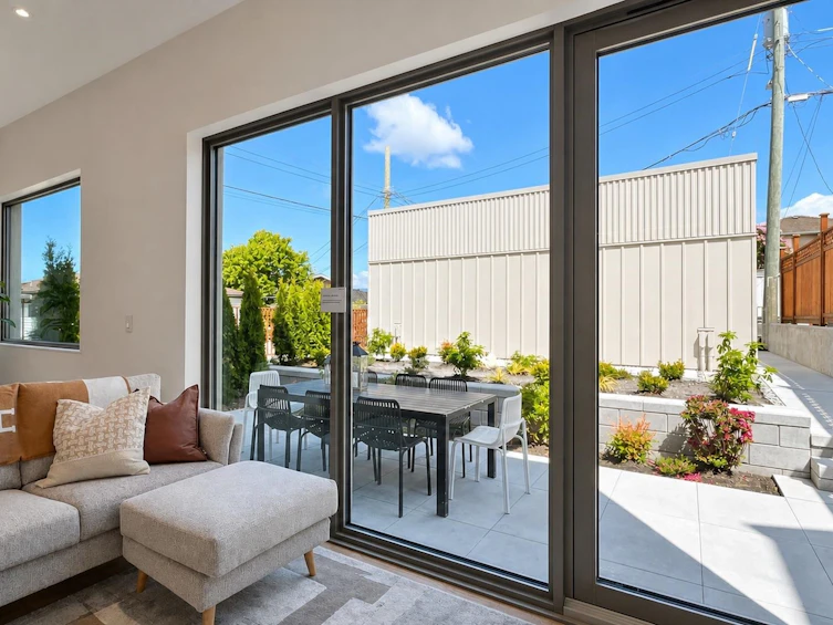 2-2915 E 5th Avenue, Vancouver, BC, V5M 1N6 - 4