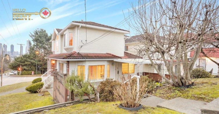 3288 E 5th Avenue, Vancouver, BC, V5M 1P3 - 3
