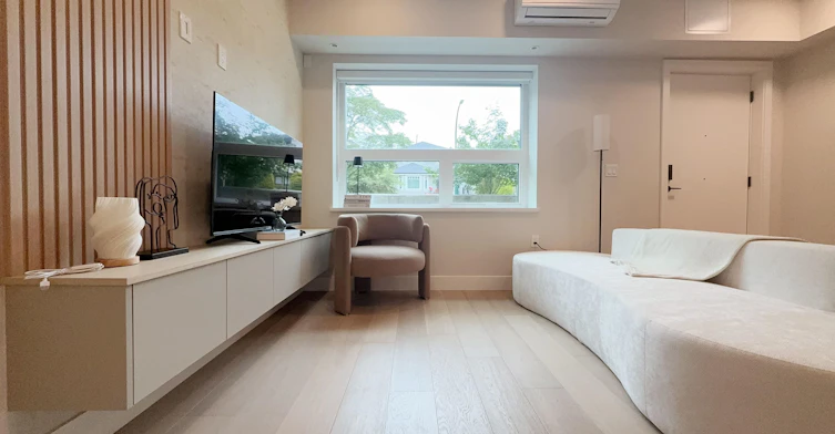 110 Woodstock Avenue, Vancouver, BC, V5Y 0P4 - 2