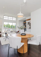 26 2375 W Broadway