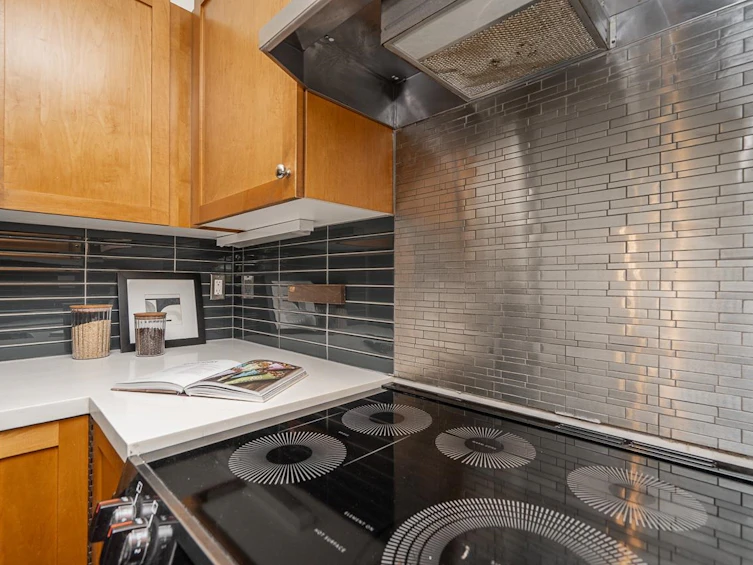 26-2375 W Broadway, Vancouver, BC, V6K 2E6 - 16