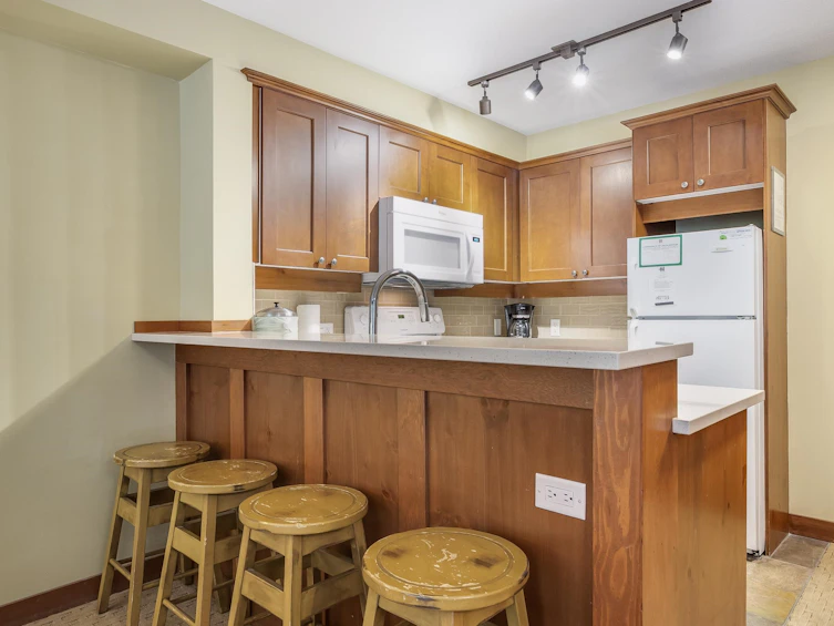 214G1-4653 Blackcomb Way, Whistler, BC, V8E 0Y9 - 10