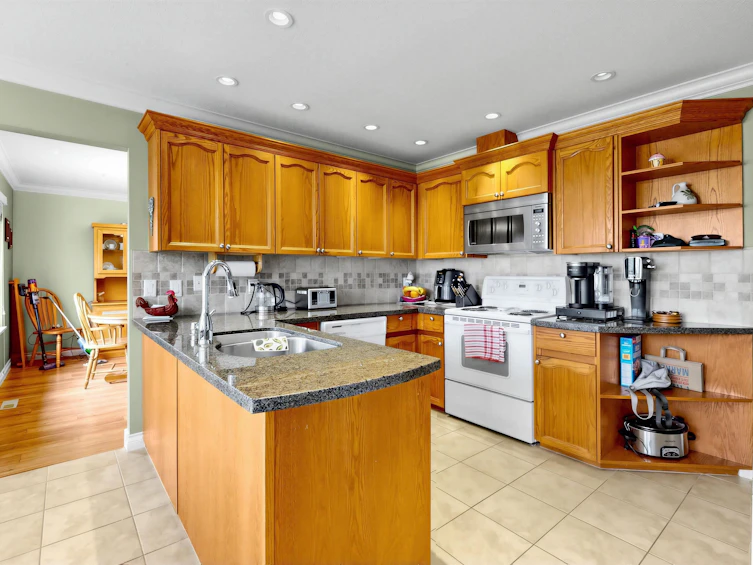 15929 88a Avenue, Surrey, BC, V4N 2X9 - 9