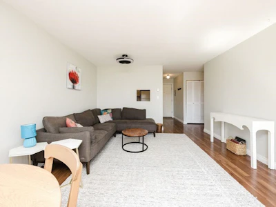 2-622 Farnham Road - 4