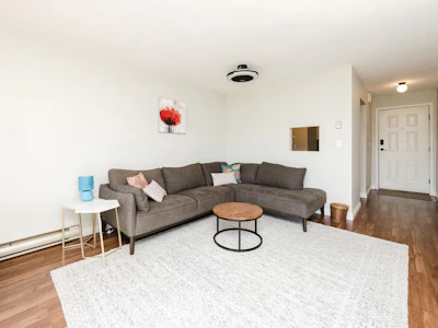 2-622 Farnham Road - 3