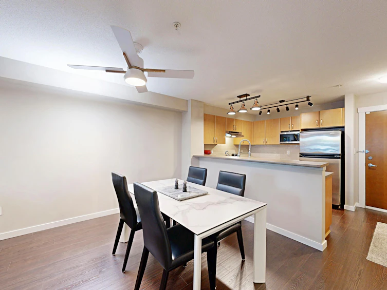 207-4783 Dawson Street, Burnaby, BC, V5C 0A8 - 4