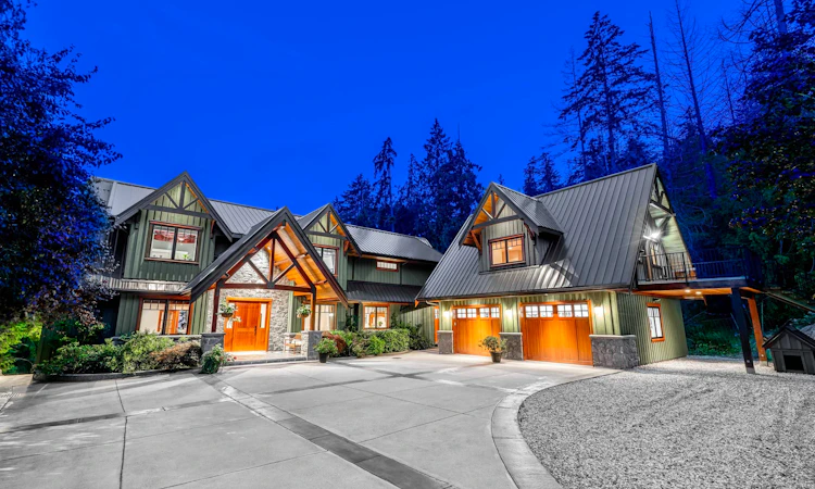 949 Arbutus Bay Lane