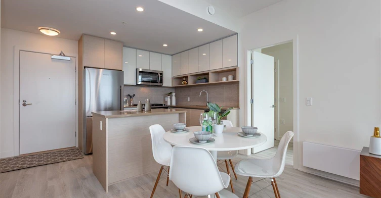405-8850 University Cr., Burnaby, BC, V5A 0C8 - 2