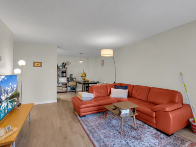 105-975 E Broadway - 5