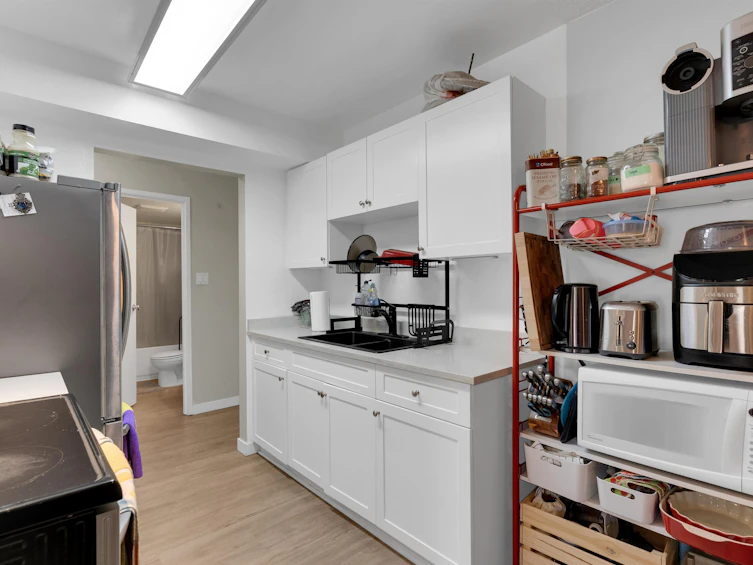 105-975 E Broadway, Vancouver, BC, V5T 1Y3 - 13