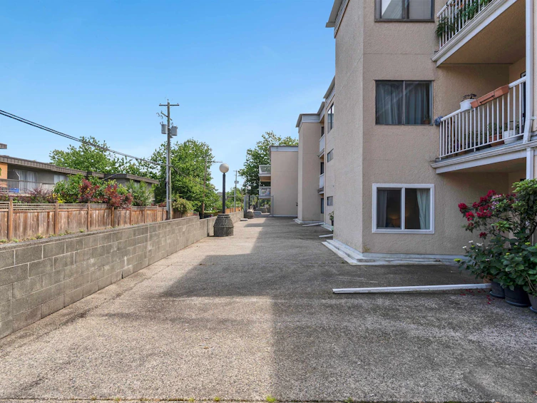 105-975 E Broadway, Vancouver, BC, V5T 1Y3 - 22