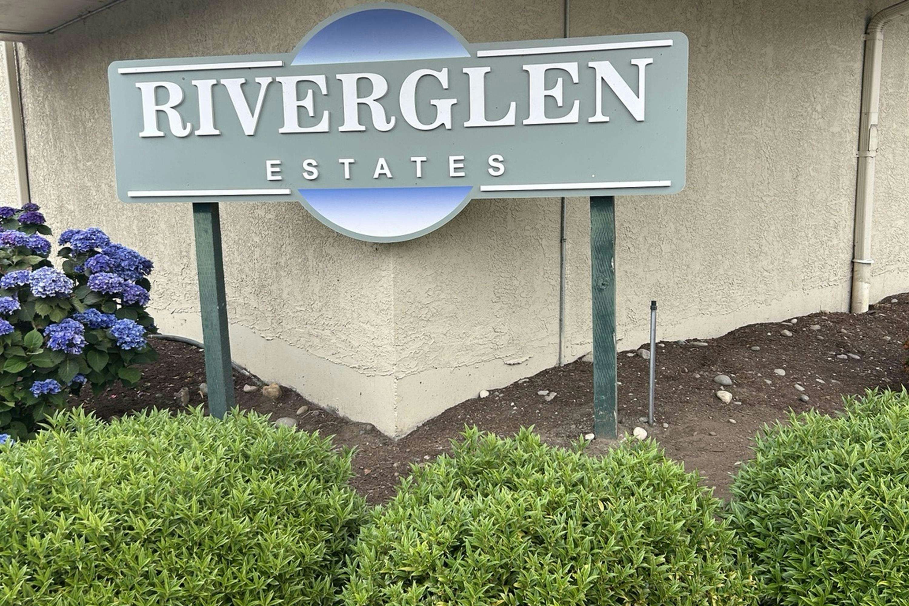 205-20600 53a Avenue, Langley, BC, V3A 8C2