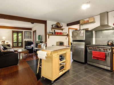 6084 North Lake Road - 5