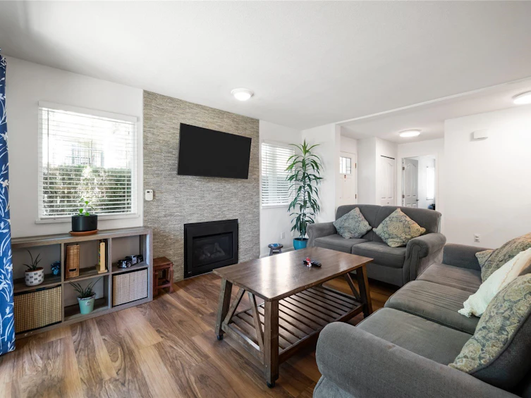 201-8972 Fleetwood Way, Surrey, BC, V3R 0T5 - 3