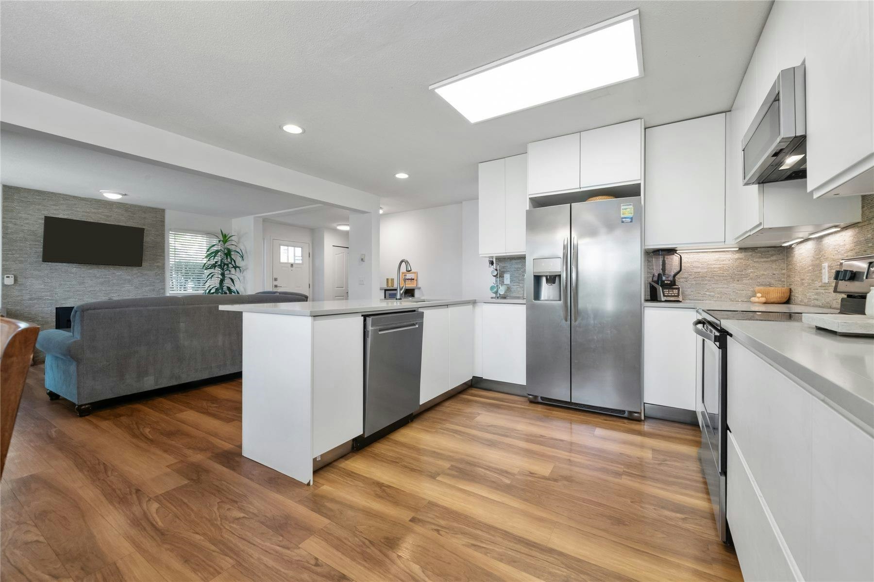 201-8972 Fleetwood Way, Surrey, BC, V3R 0T5 - 10