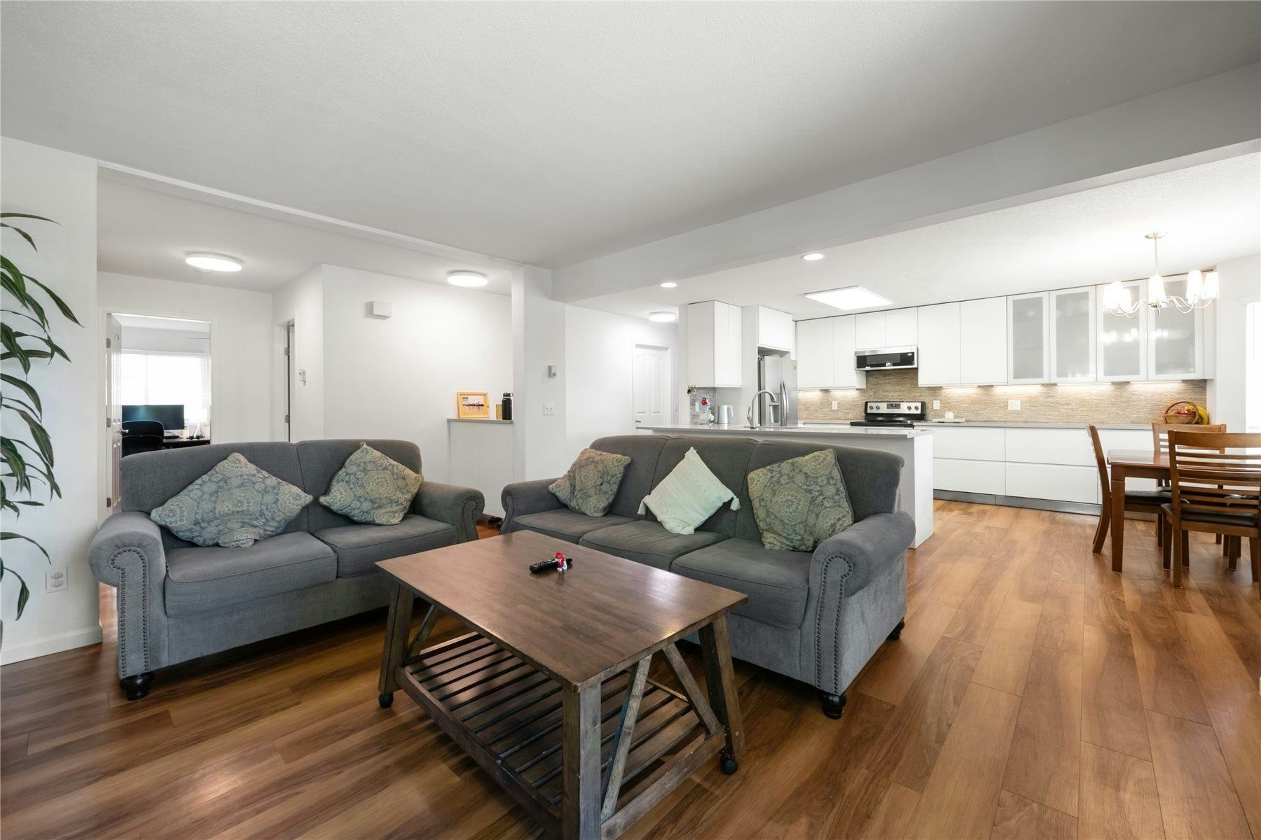 201-8972 Fleetwood Way, Surrey, BC, V3R 0T5 - 7