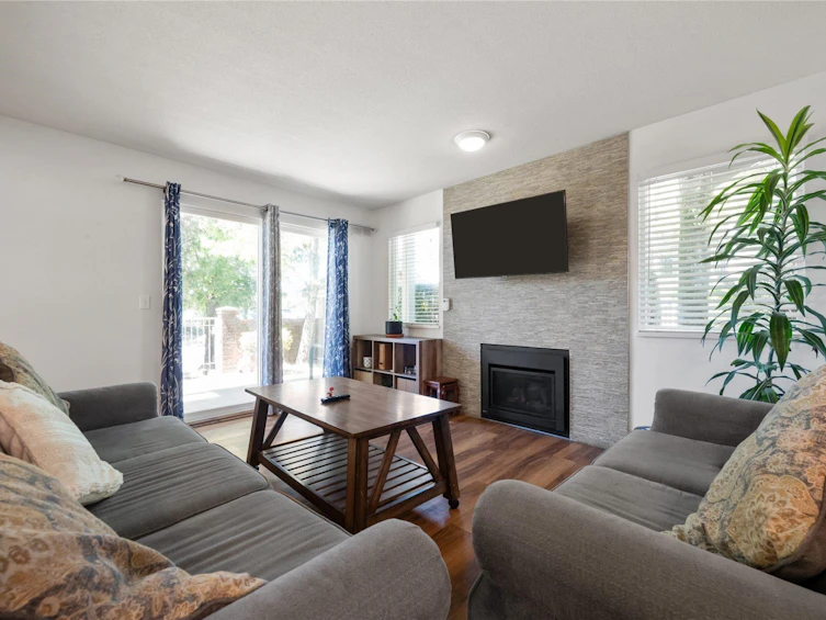 201-8972 Fleetwood Way, Surrey, BC, V3R 0T5 - 4