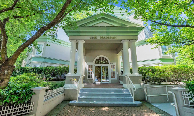 310-2990 Princess Crescent