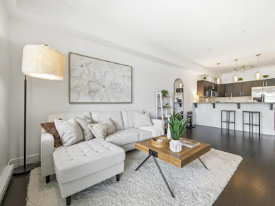 216-2632 Pauline Street - 3