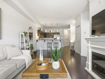 216-2632 Pauline Street - 5