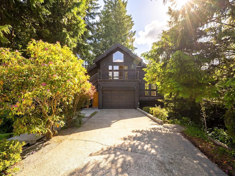 1048 Tobermory Way, Squamish, BC, V0N 1T0 - 2