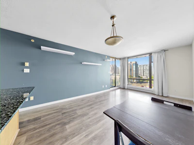 704-5933 Cooney Road - 5