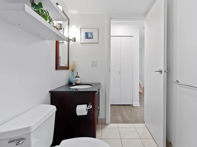301-122 E 3rd Street, North Vancouver, BC, V7L 1E6 - 25